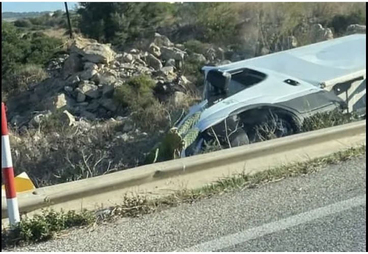 Scicli Incidente Stradale Camion Esce Fuori Strada E Si Ribalta